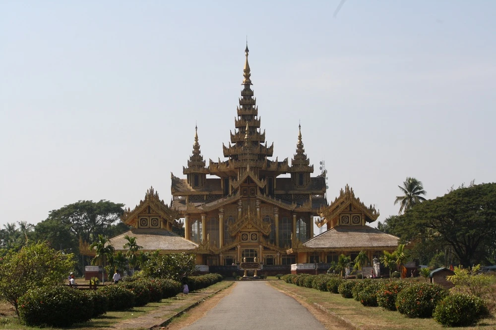 Sonnenaufgang über Bagan