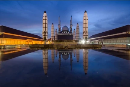 Bewundern Sie mayestätische Tempel