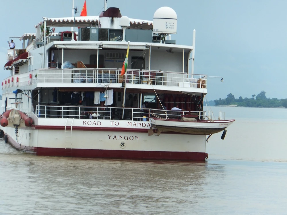 Lernen Sie über die Herstellung von Tonkrügen im Dorf Kyaung Myaung