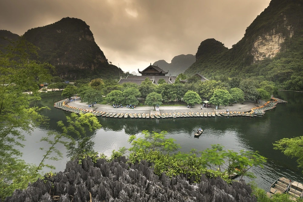 Die Karstlandschaft der "trockenen Halongbucht" um Ninh Binh