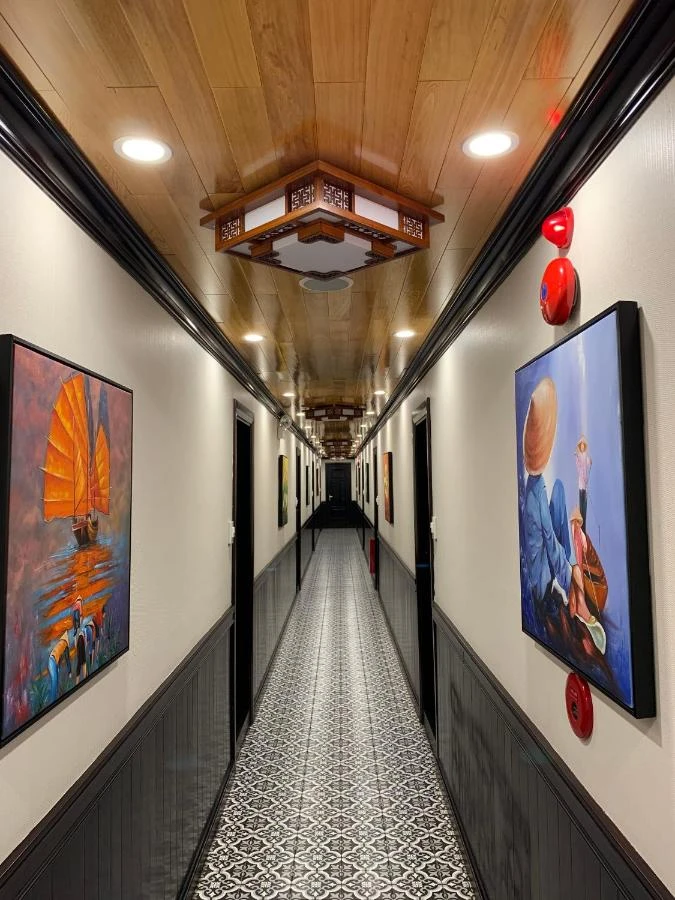 Halong Apricot Cruise