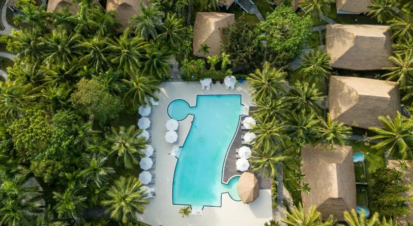 L'Azure Resort and Spa