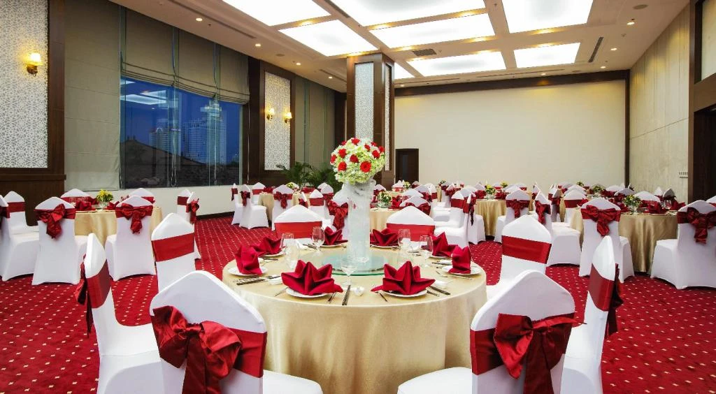 Central Palace Hotel