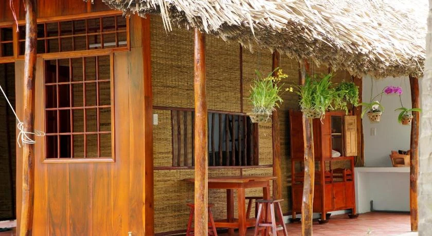 Coco Riverside Lodge