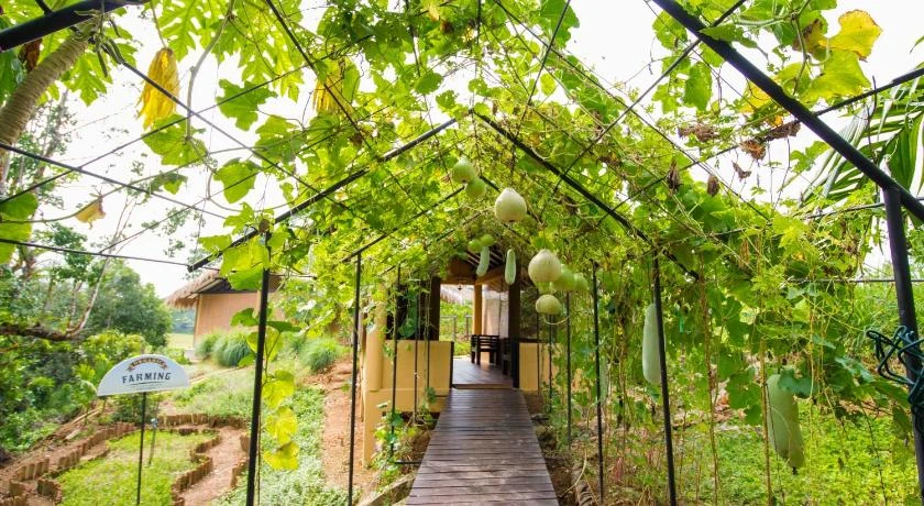 Lake Serenity Boutique Hotel