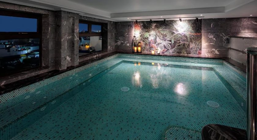 Peridot Grand Luxury Boutique Hotel