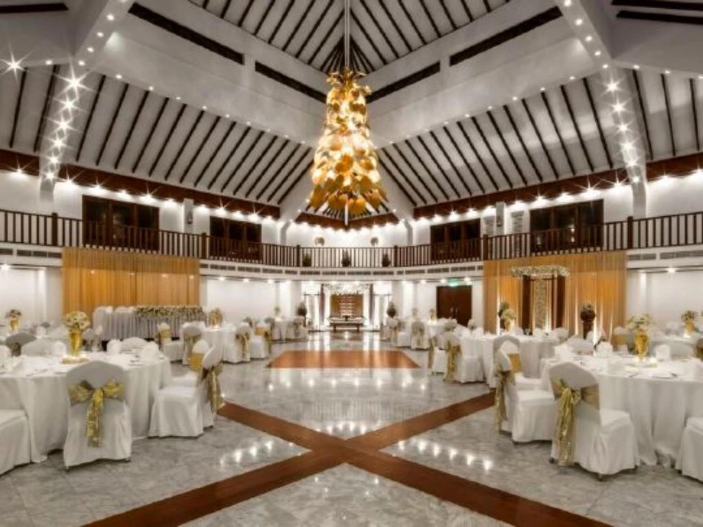 Royal Palms Beach Hotel