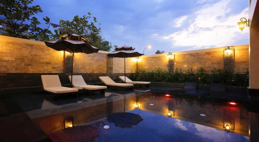 Royal Riverside Hoi An Hotel