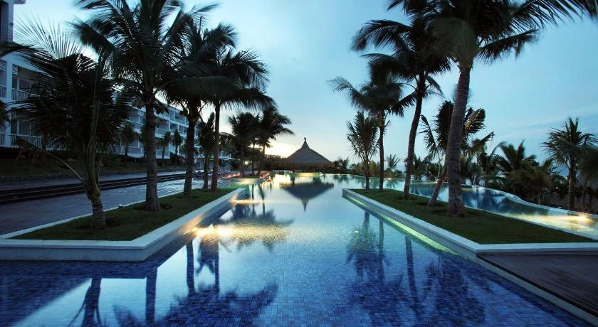 The Cliff Resort and Residences