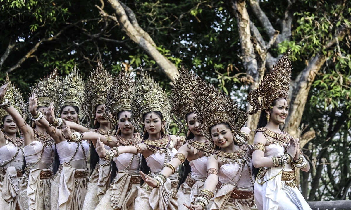 Kambodscha mit Badeurlaub auf Koh Rong oder mit Dschungelprovinz Mondulkiri