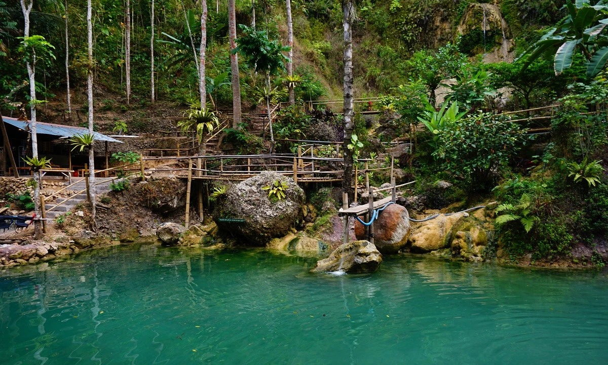 Javas Facettenreichtum & Bali Strandparadies