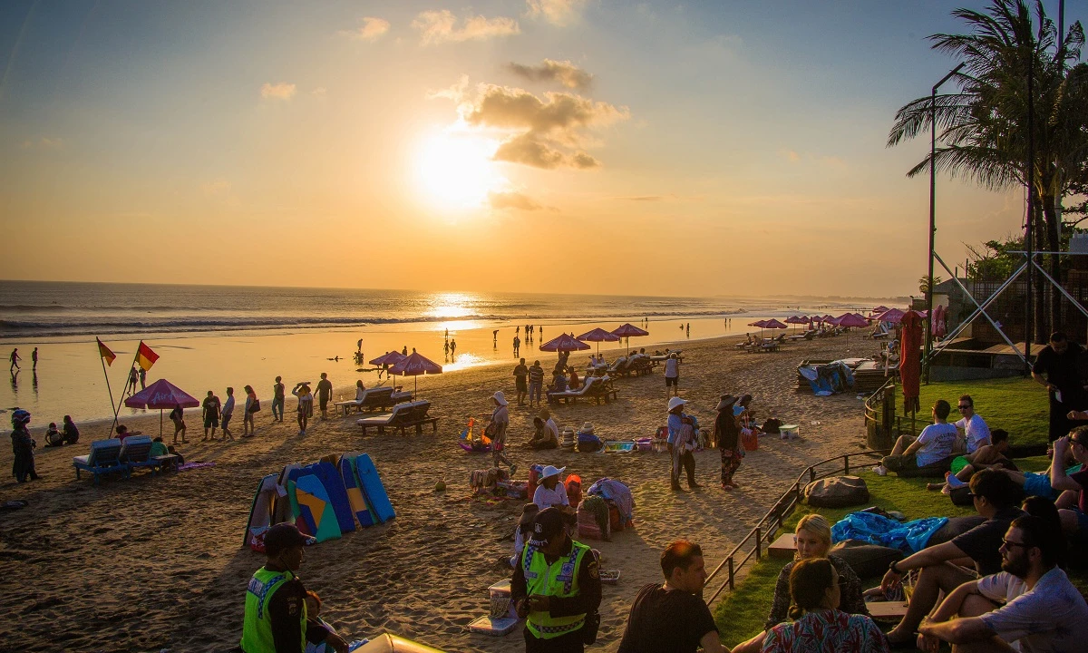 Javas Facettenreichtum & Bali Strandparadies