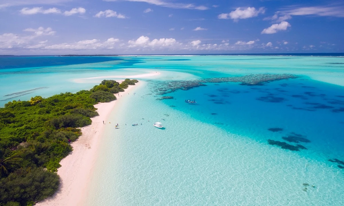 Sommerreise Sri Lanka mit Zugfahrt und Badeurlaub an der Ostküste Sri Lankas oder den Malediven
