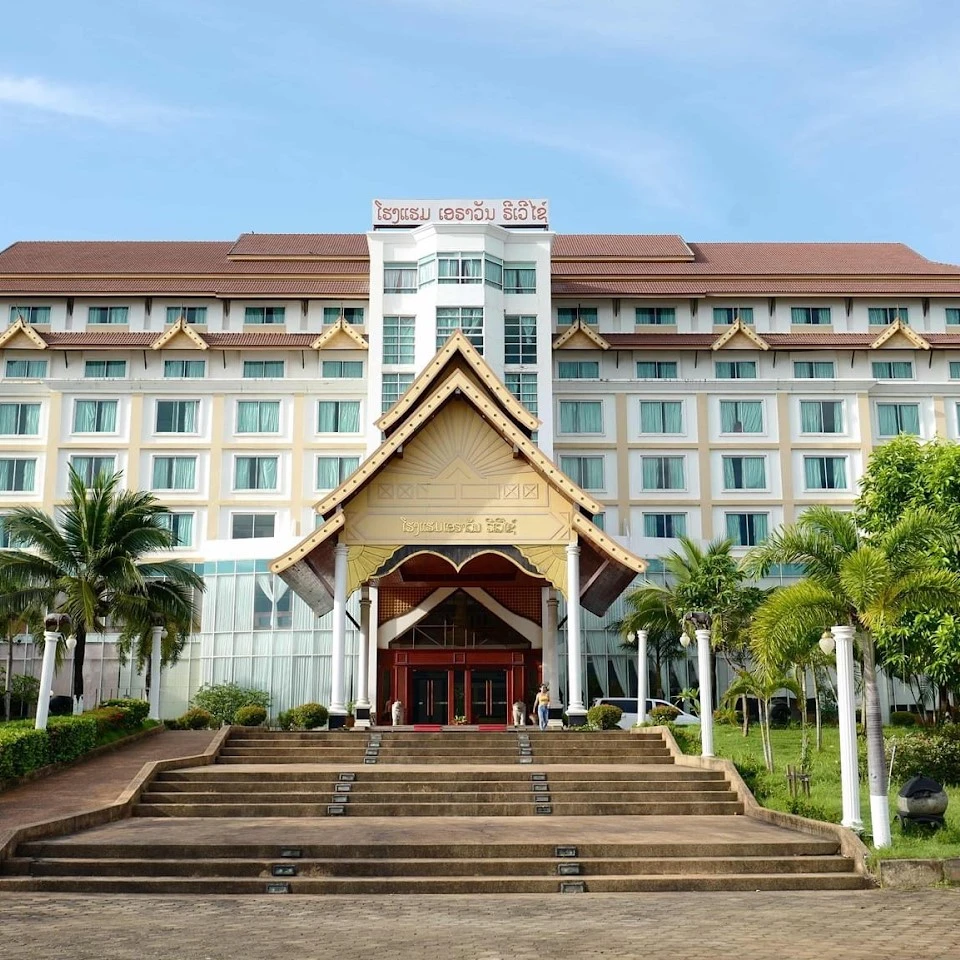 Arawan Riverside Hotel